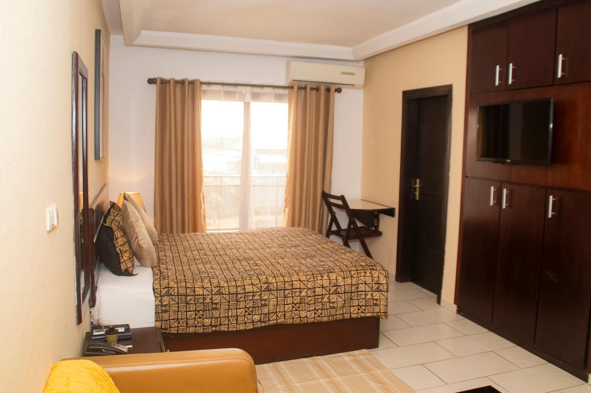 Enka Flat Hotel Abidjan Extérieur photo