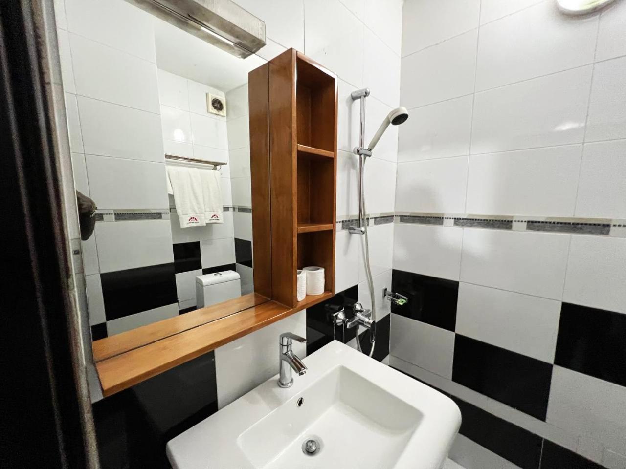 Enka Flat Hotel Abidjan Extérieur photo