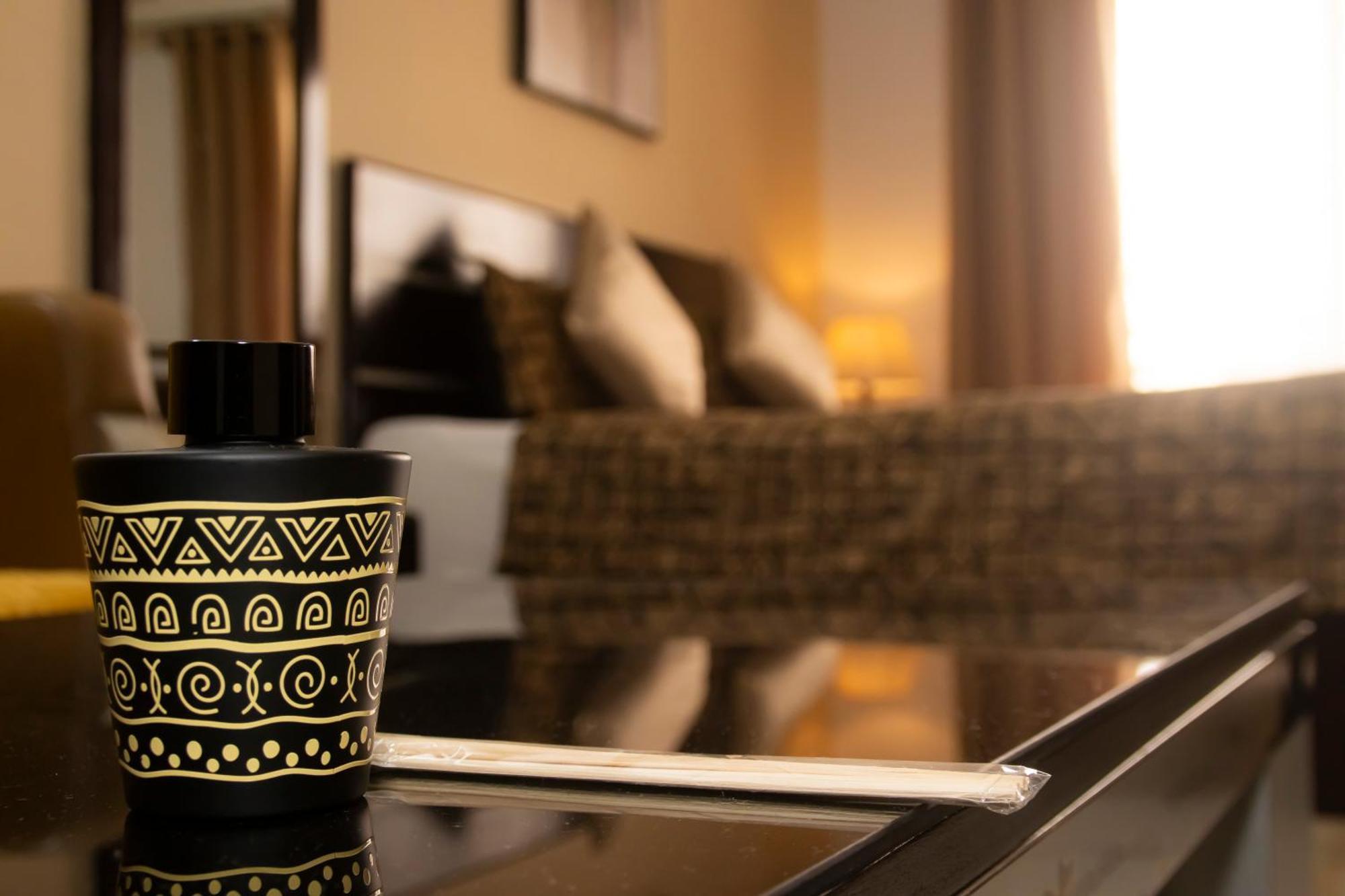Enka Flat Hotel Abidjan Extérieur photo