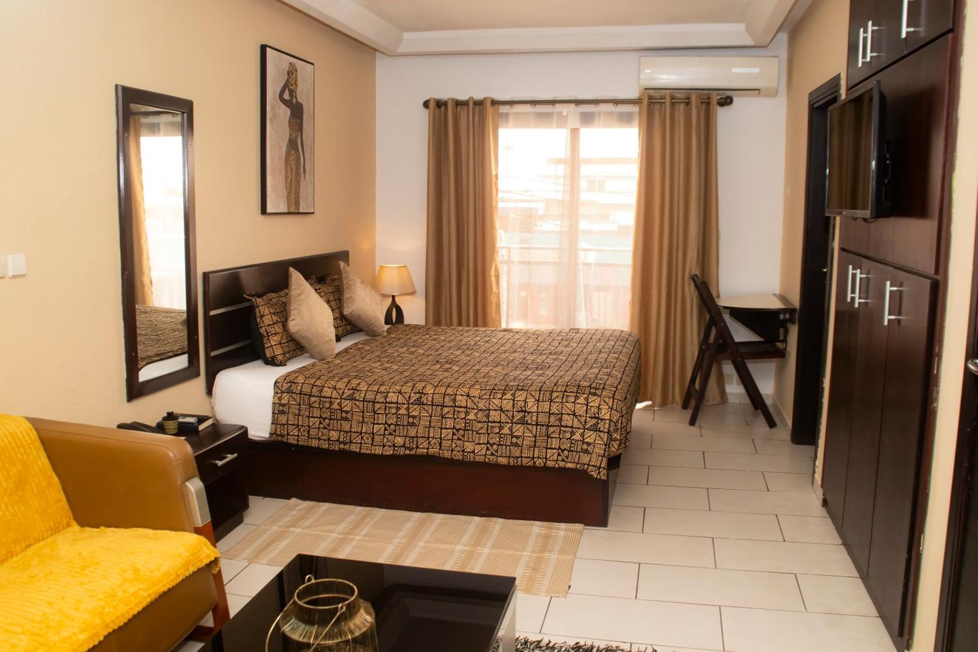 Enka Flat Hotel Abidjan Extérieur photo
