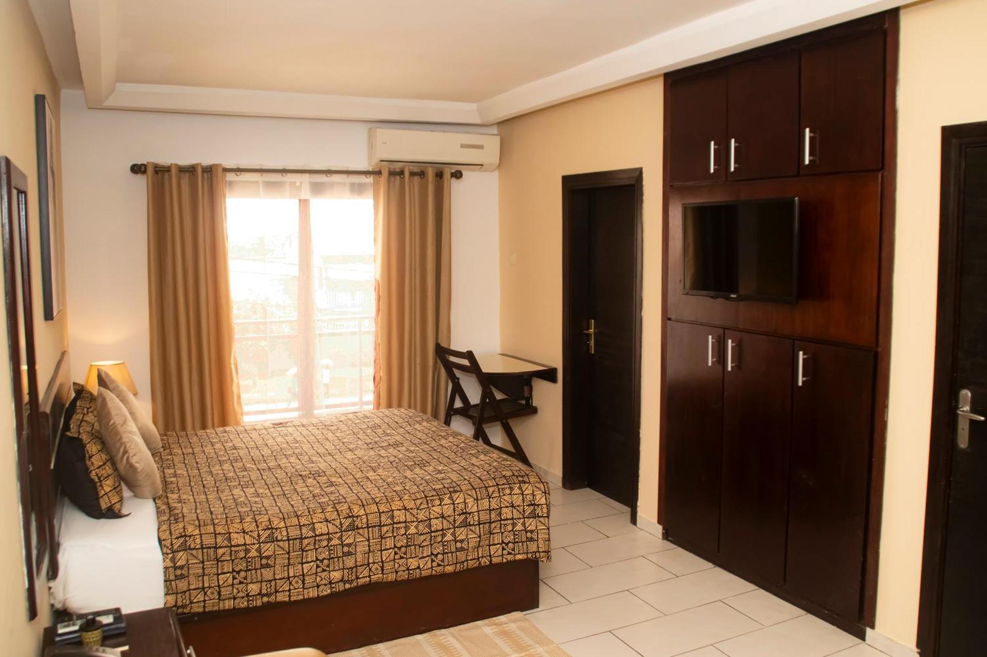 Enka Flat Hotel Abidjan Extérieur photo