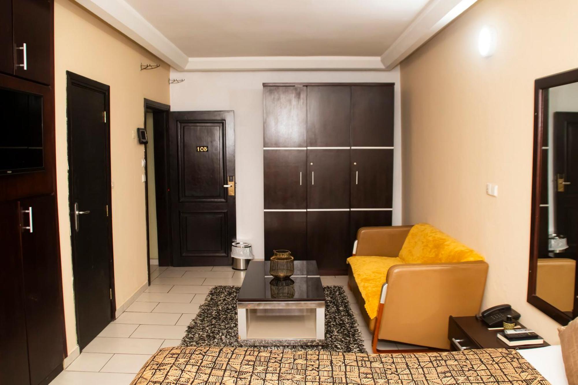 Enka Flat Hotel Abidjan Extérieur photo