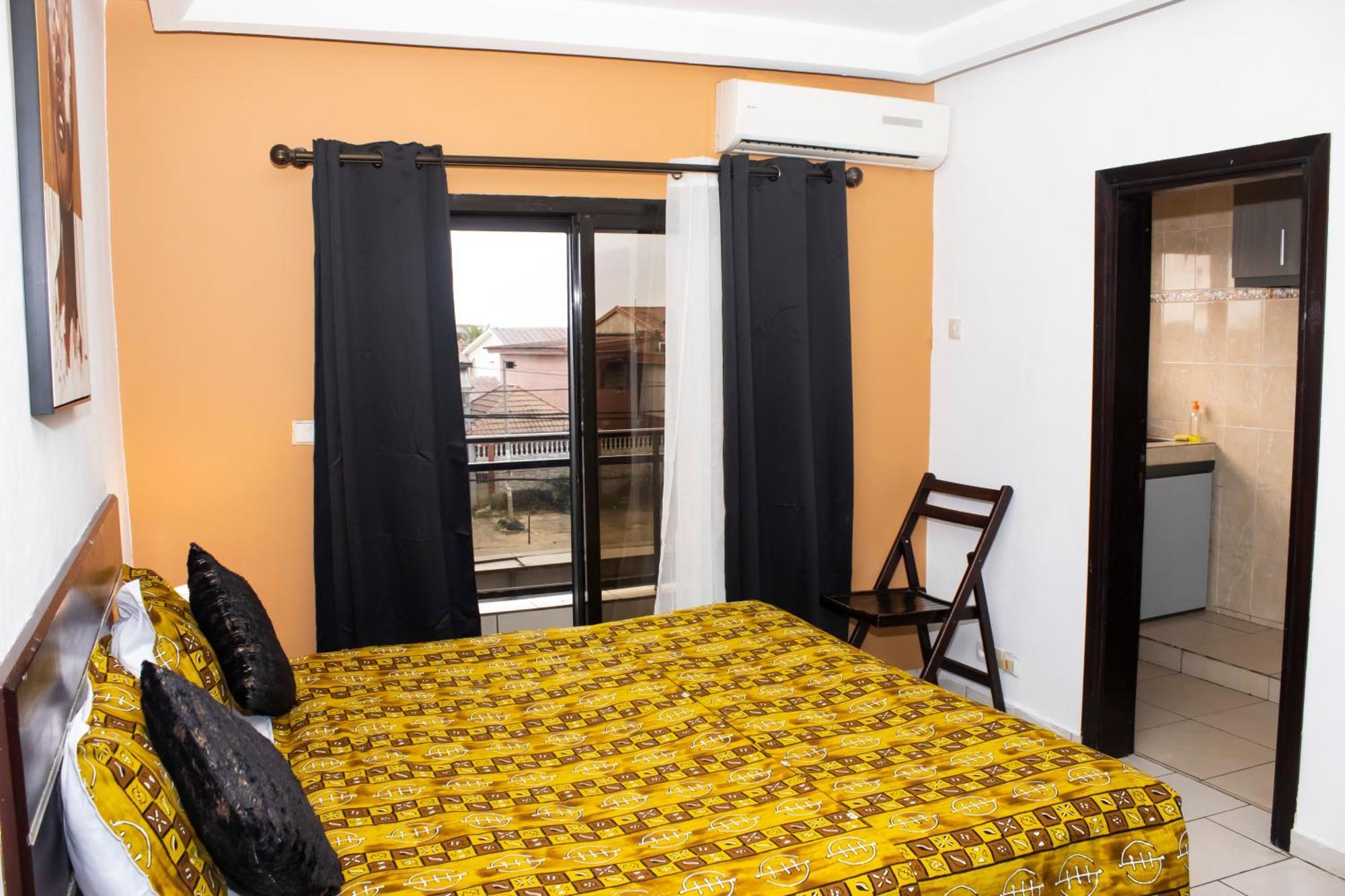 Enka Flat Hotel Abidjan Extérieur photo