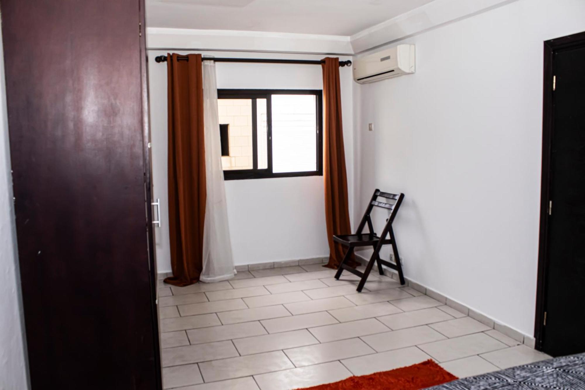 Enka Flat Hotel Abidjan Extérieur photo