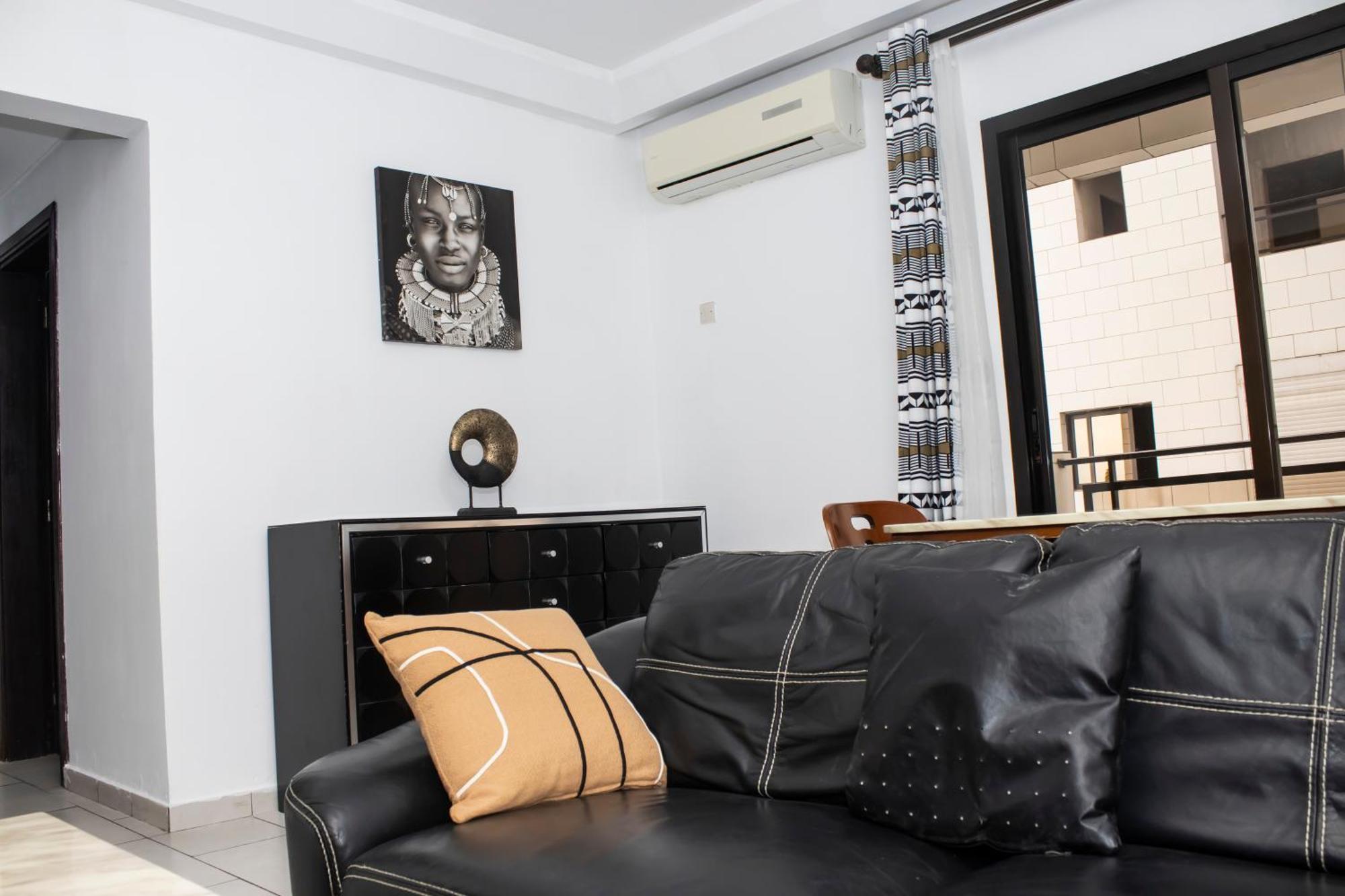 Enka Flat Hotel Abidjan Extérieur photo
