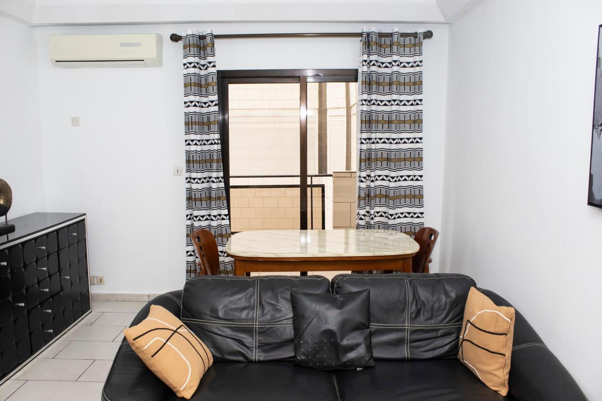 Enka Flat Hotel Abidjan Extérieur photo